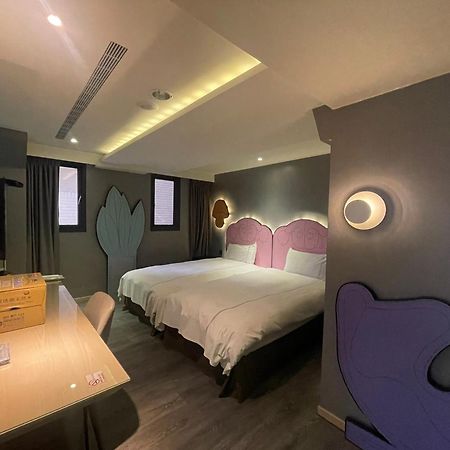 Check Inn Taichung Wenxin Zhongqing Exterior foto