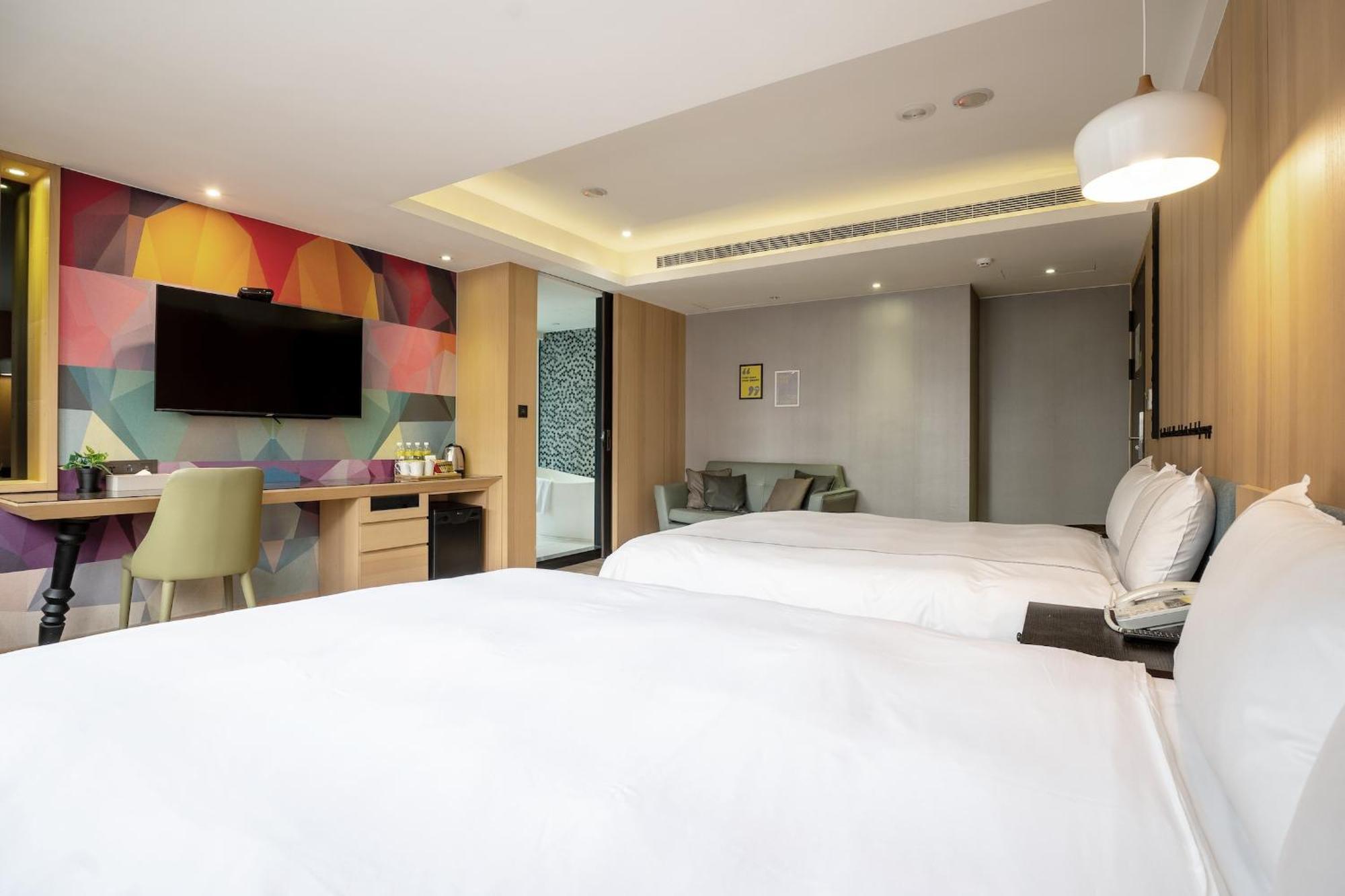 Check Inn Taichung Wenxin Zhongqing Exterior foto