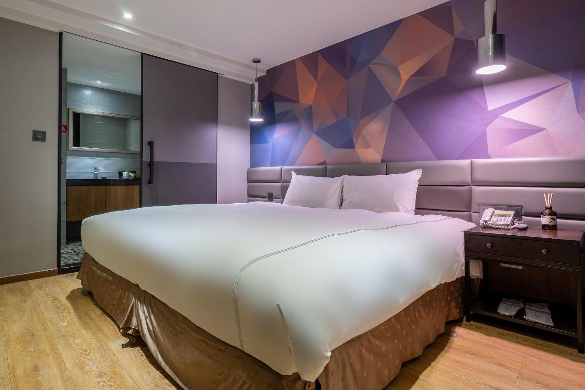 Check Inn Taichung Wenxin Zhongqing Exterior foto
