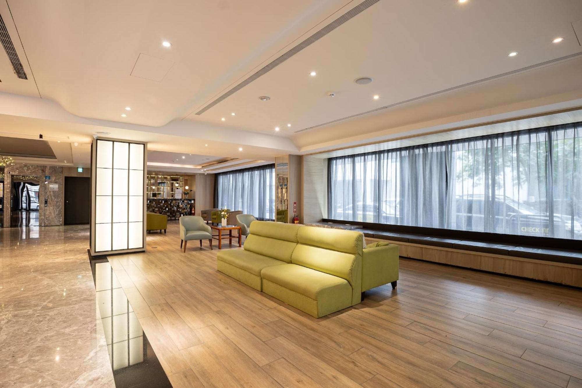 Check Inn Taichung Wenxin Zhongqing Exterior foto