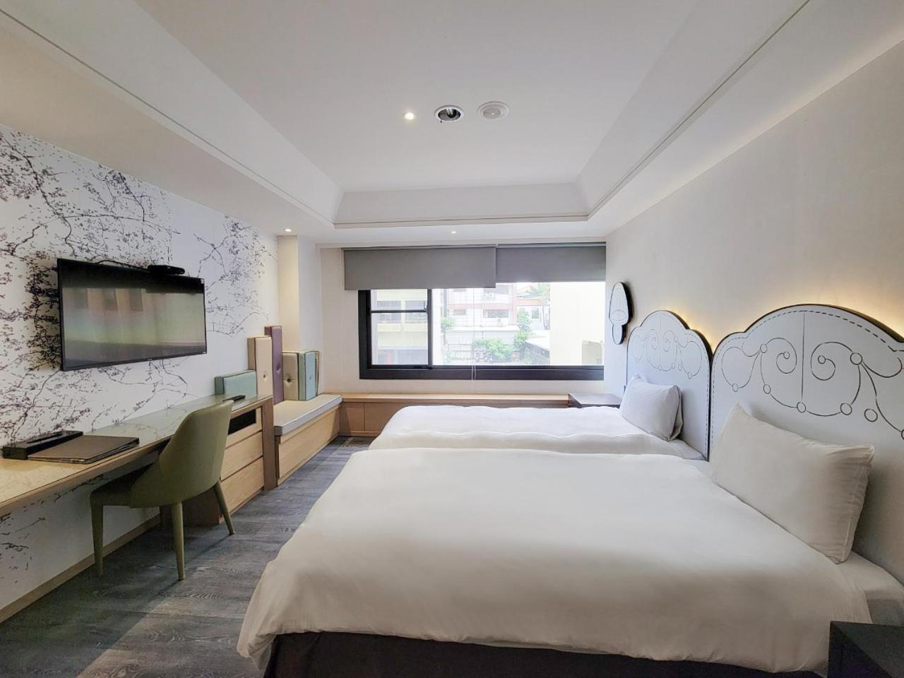 Check Inn Taichung Wenxin Zhongqing Exterior foto
