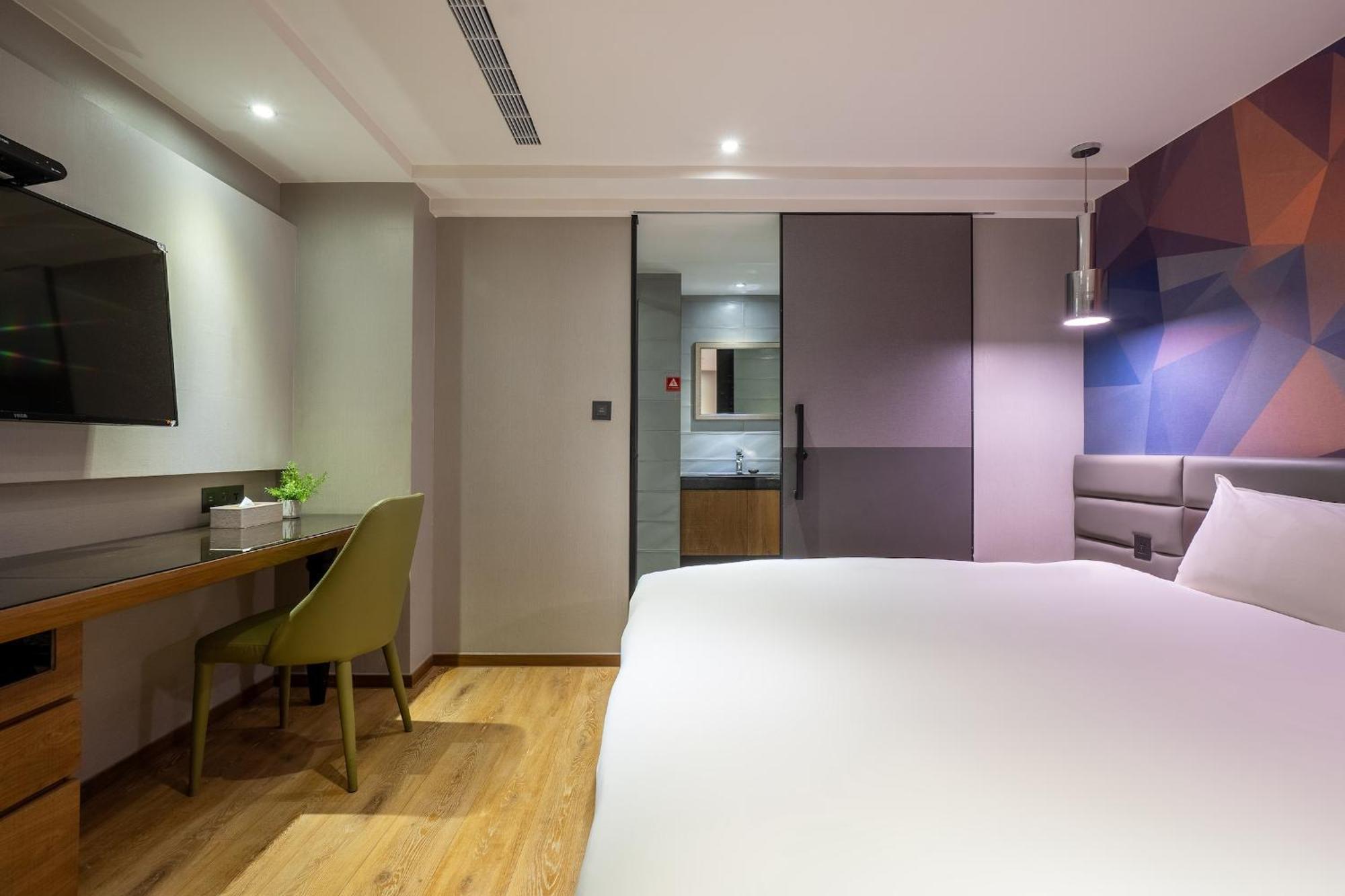 Check Inn Taichung Wenxin Zhongqing Exterior foto