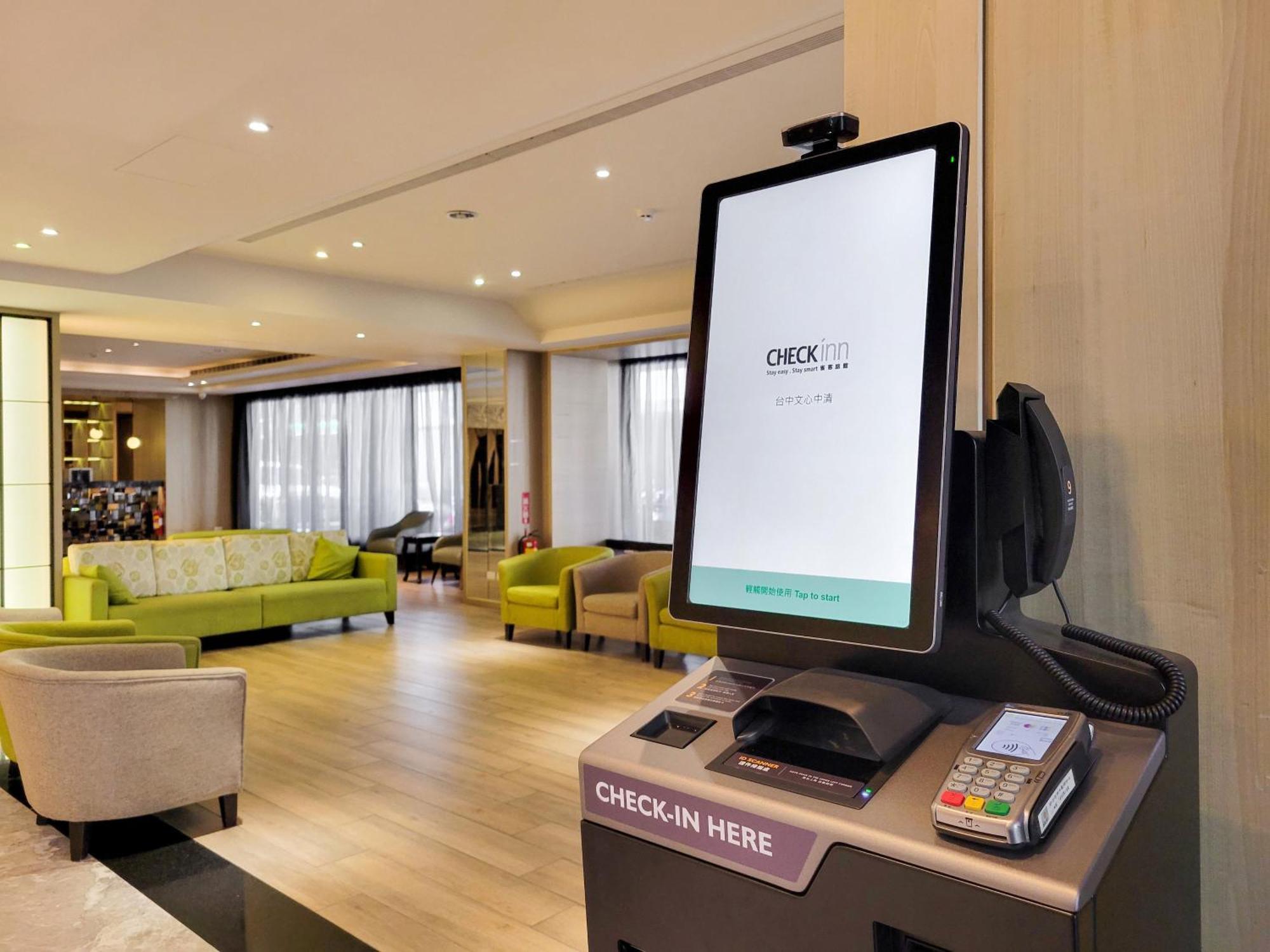 Check Inn Taichung Wenxin Zhongqing Exterior foto