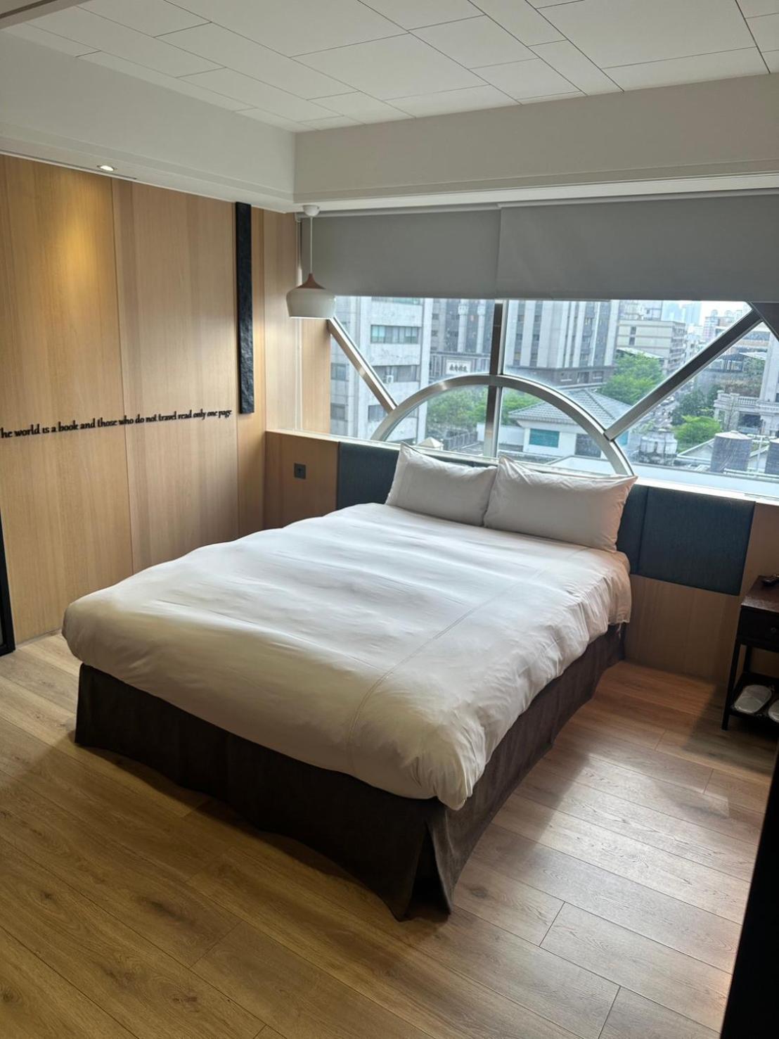 Check Inn Taichung Wenxin Zhongqing Exterior foto