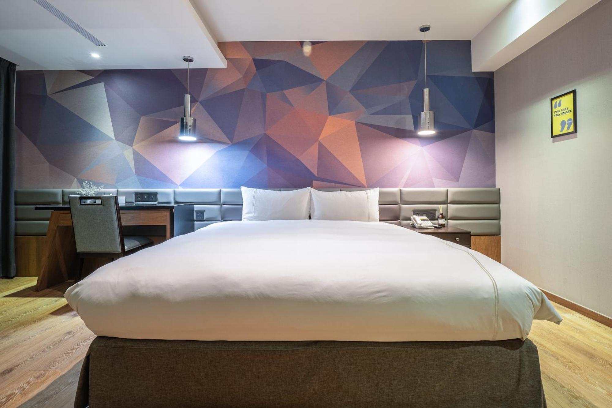 Check Inn Taichung Wenxin Zhongqing Exterior foto